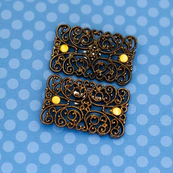 Vintage Gold Tone Intricate Victorian Symbolic Shoe Clips - M39 - Picture 1 of 3